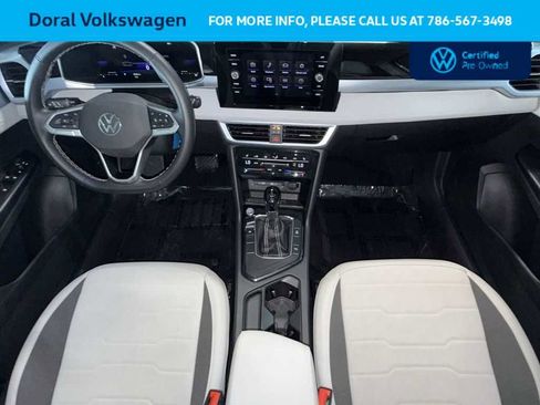 Used 2025 Volkswagen Taos SE FWD image 24