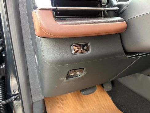 New 2026 Lincoln Navigator Reserve AWD/4WD image 13