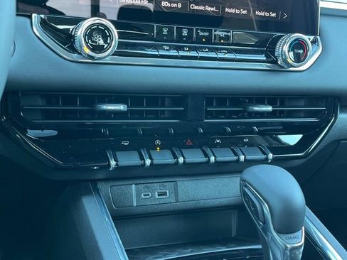 New 2026 GMC Canyon Elevation image 30