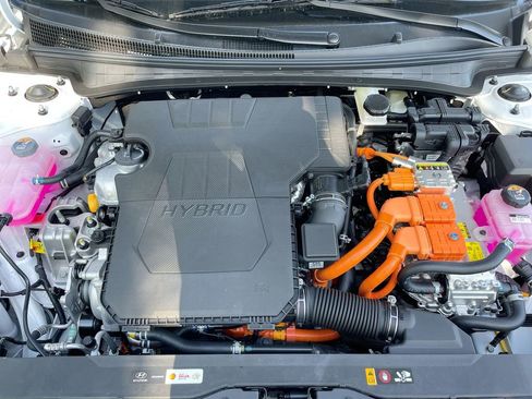 Used 2025 Hyundai Elantra SEL image 51