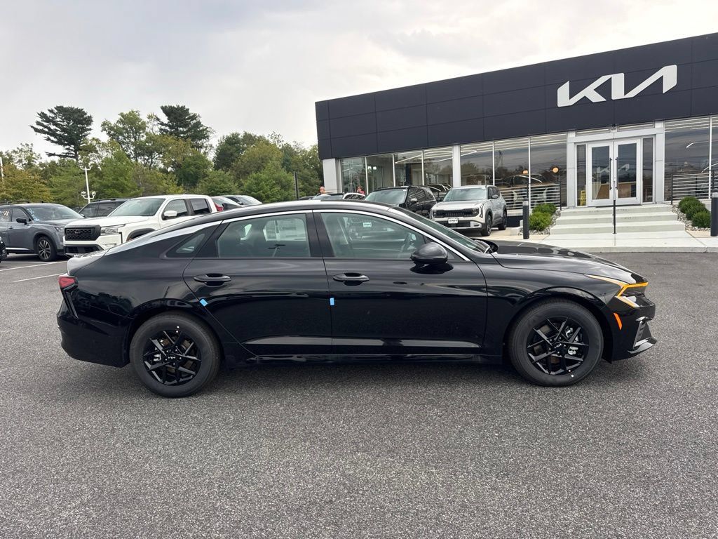 New 2026 Kia K5 LXS FWD image 4