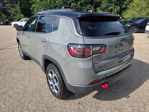 Used 2022 Jeep Compass Trailhawk w/ Trailhawk Elite Group AWD/4WD image 3