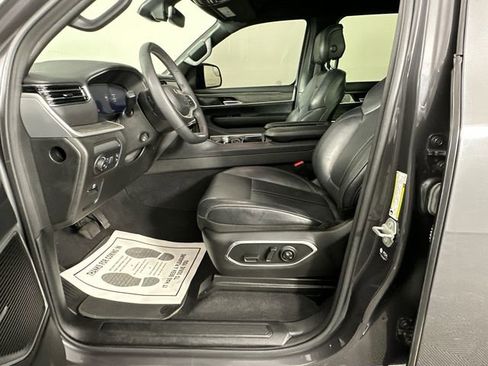 Certified 2024 Jeep Wagoneer L Series II w/ Flexible Seating Group AWD/4WD image 20