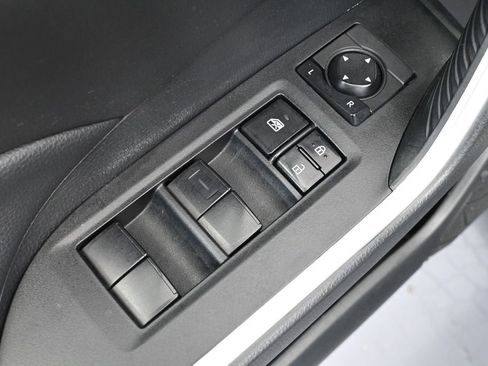 Used 2019 Toyota RAV4 LE w/ Carpet Mat Package AWD/4WD image 20