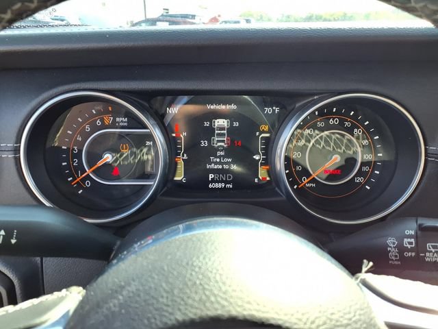 Used 2018 Jeep Wrangler Unlimited Sahara AWD/4WD image 35