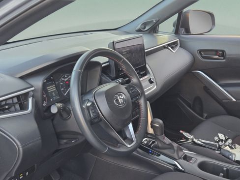 Used 2024 Toyota Corolla Cross AWD Hybrid w/ Moonroof Package image 11