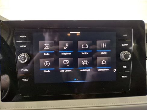 Certified 2025 Volkswagen Taos SE AWD/4WD image 30