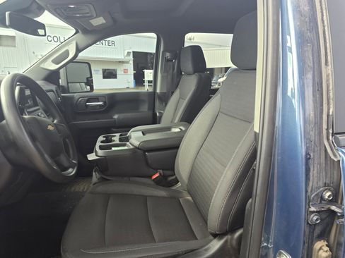 Used 2025 Chevrolet Silverado 2500 Custom w/ Custom Value Package image 10