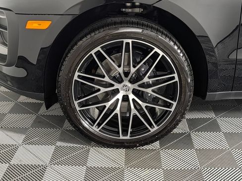 New 2026 Porsche Macan AWD/4WD image 11