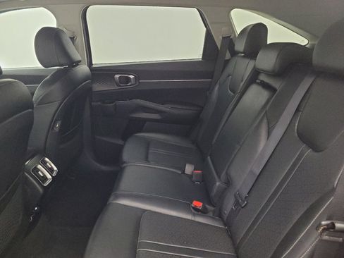 Used 2023 Kia Sorento S w/ Panoramic Sunroof Package FWD image 18