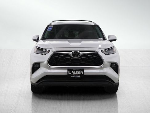 Used 2023 Toyota Highlander XLE image 11