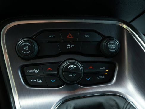 Used 2015 Dodge Challenger R/T w/ Quick Order Package 22B R/T image 9