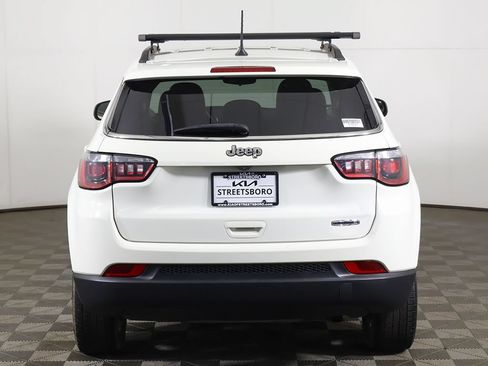 Used 2019 Jeep Compass Latitude FWD image 9