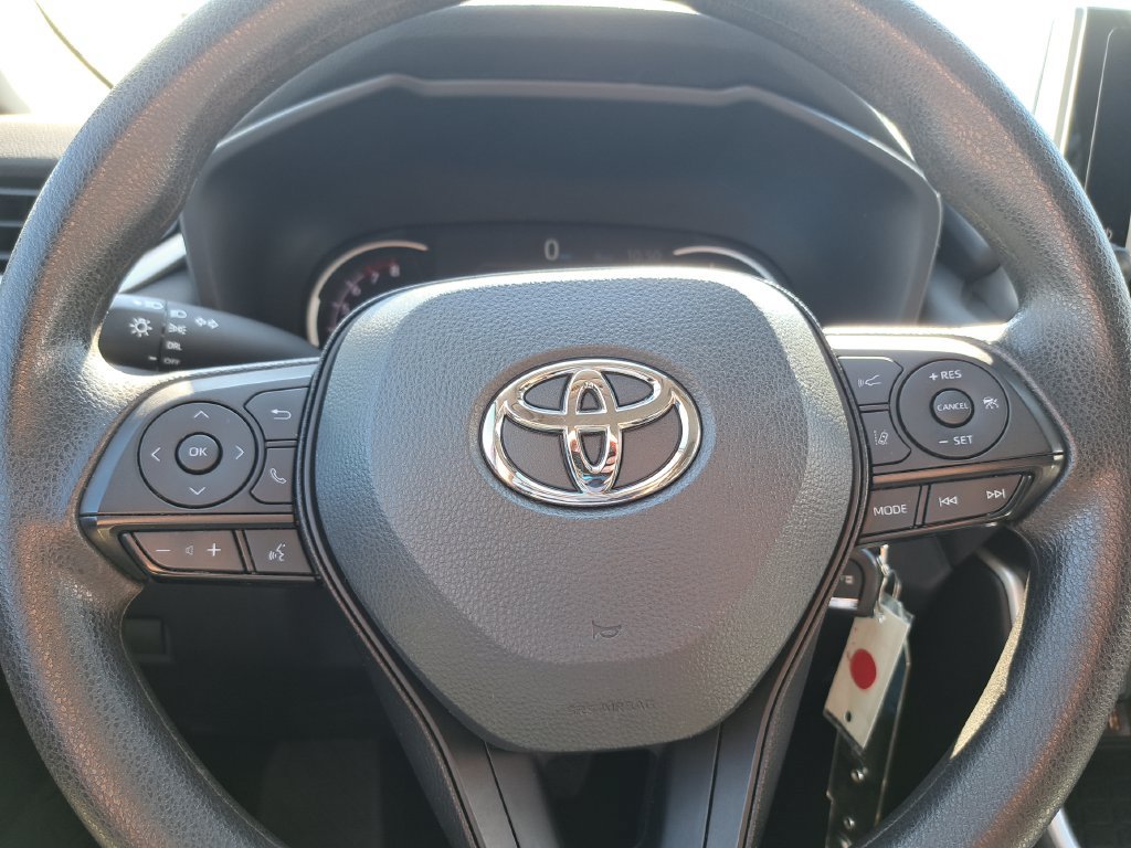 Used 2024 Toyota RAV4 LE AWD/4WD image 15