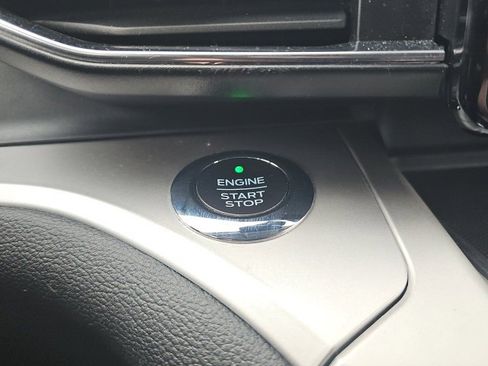 Used 2020 Ford Explorer XLT w/ Equipment Group 202A image 25