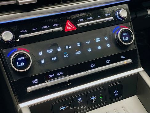 Used 2024 Hyundai Santa Fe Limited image 11