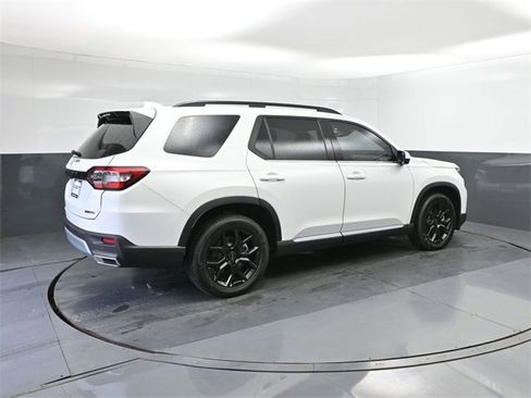 New 2025 Honda Pilot Touring image 15