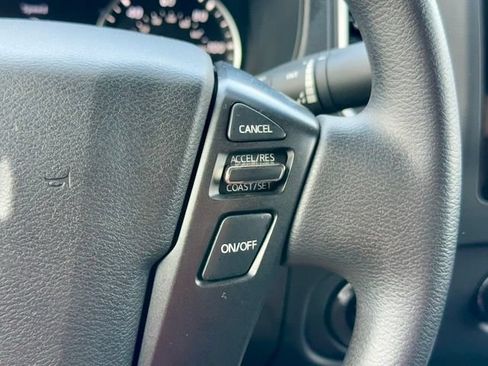 Used 2024 Nissan Frontier SV AWD/4WD image 17