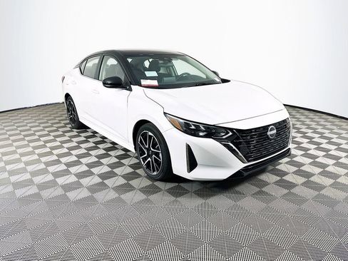 New 2025 Nissan Sentra SR image 3
