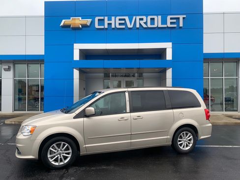 Used 2015 Dodge Grand Caravan SXT w/ Rear Park Assist Package FWD image 1