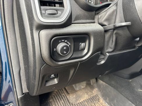 Used 2020 RAM 1500 Big Horn AWD/4WD image 17