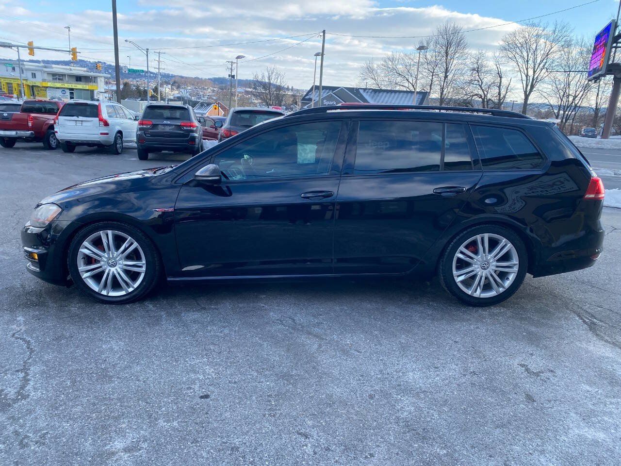 Used 2015 Volkswagen Golf TDI SE FWD image 6