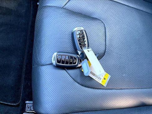 Used 2023 Hyundai Elantra Limited image 31