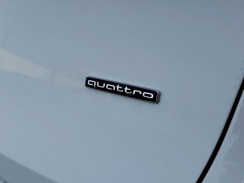 Used 2025 Audi Q5 Premium w/ Convenience Package image 7