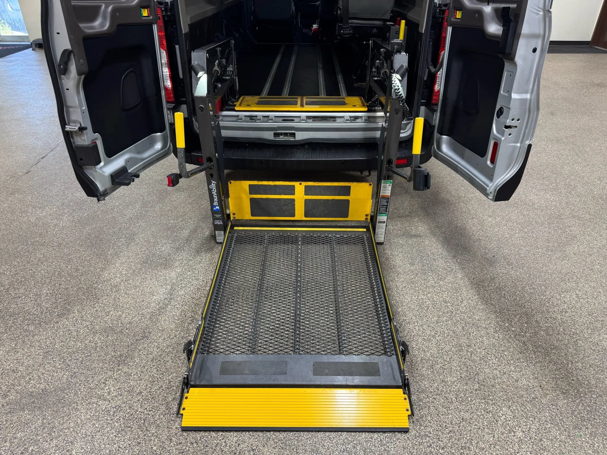 Used 2019 Ford Transit 250 148 Medium Roof RWD image 53
