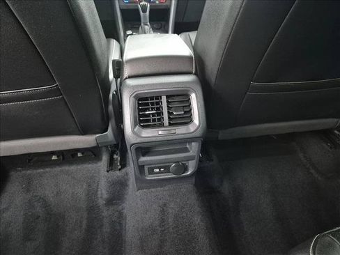 Used 2022 Volkswagen Tiguan SE FWD image 18