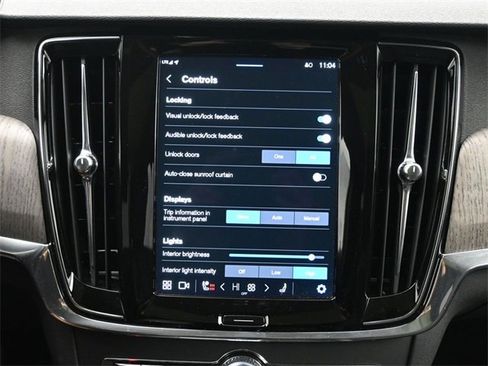 Used 2024 Volvo V90 B6 Cross Country Plus image 17