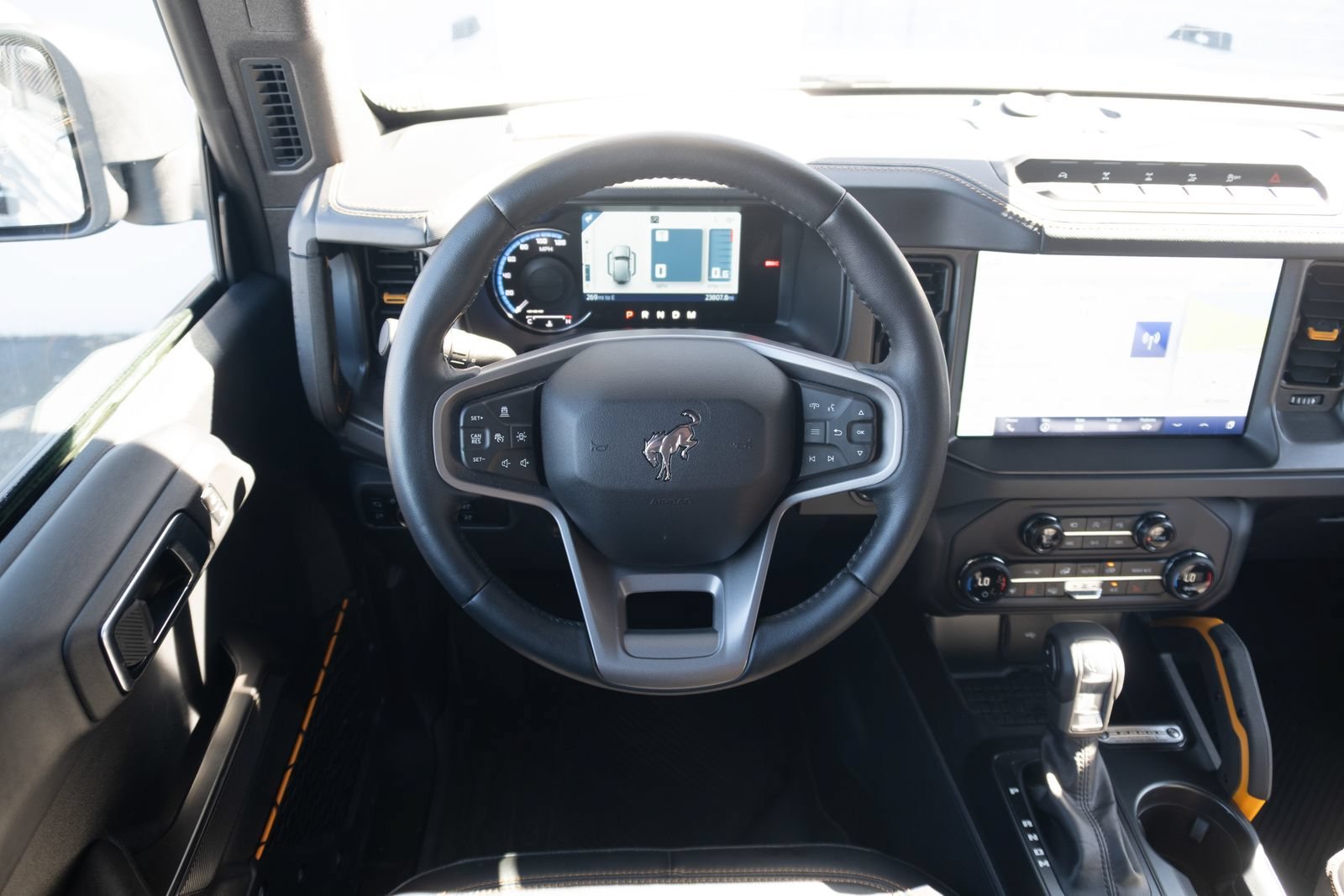 Used 2024 Ford Bronco Badlands AWD/4WD image 2