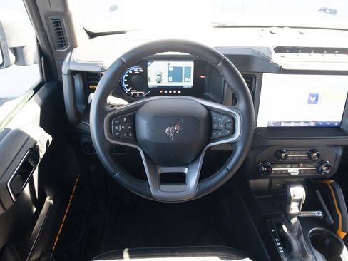 Used 2024 Ford Bronco Badlands AWD/4WD image 2
