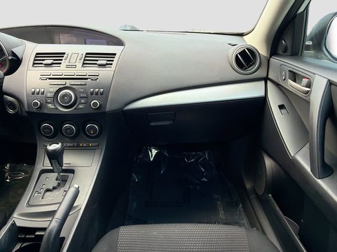 Used 2013 MAZDA MAZDA3 i Touring w/ Preferred Equipment Pkg image 17