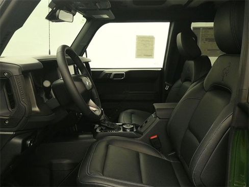 New 2025 Ford Bronco Badlands image 11