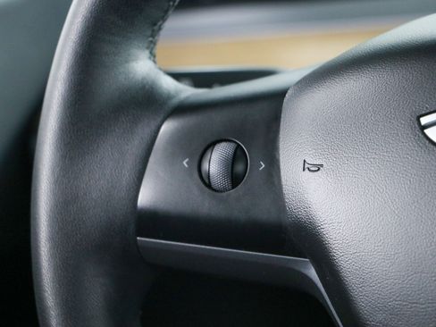 Used 2021 Tesla Model Y Long Range AWD/4WD image 13
