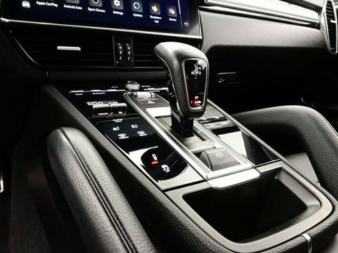 Certified 2022 Porsche Cayenne S AWD/4WD image 11