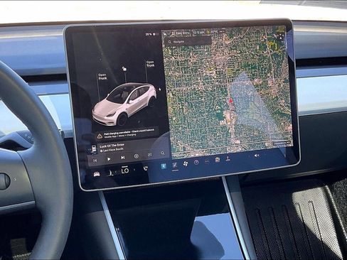 Used 2020 Tesla Model Y Long Range image 6