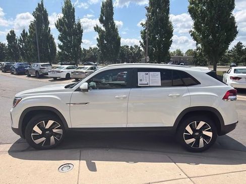 Used 2025 Volkswagen Atlas Cross Sport SE AWD/4WD image 4