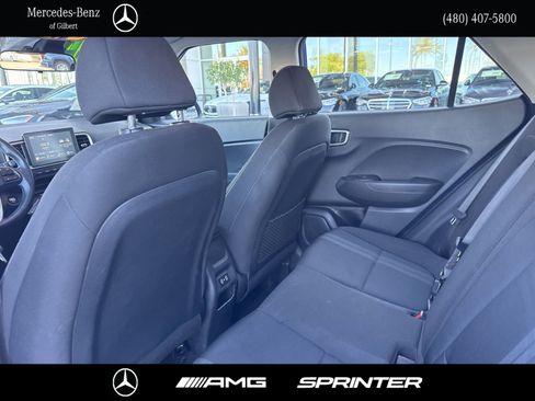Used 2025 Hyundai Venue SEL FWD image 17