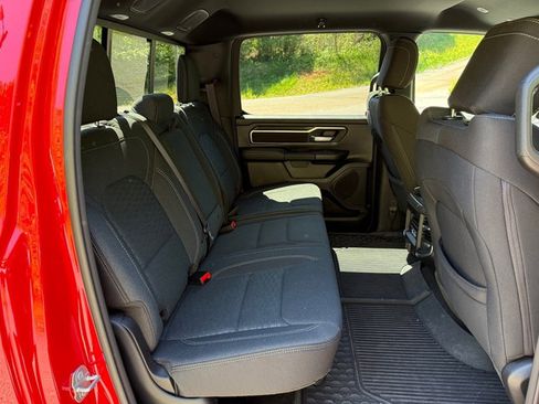 Used 2025 RAM 1500 Big Horn AWD/4WD image 17