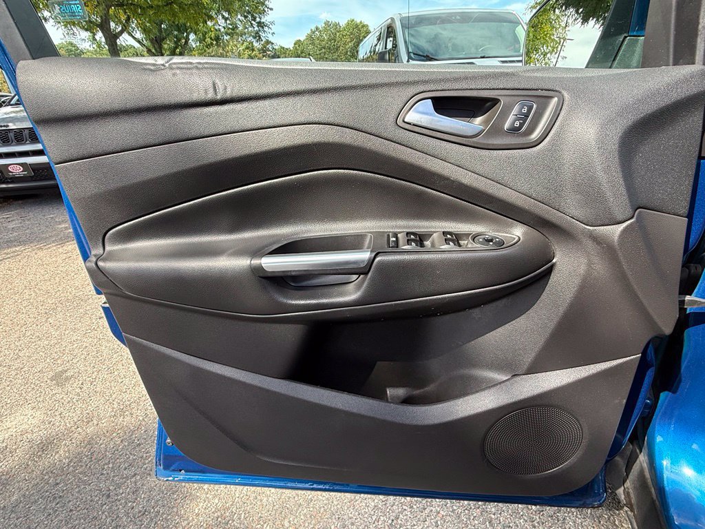 Used 2018 Ford Escape SEL w/ Ford Safe & Smart Package AWD/4WD image 21