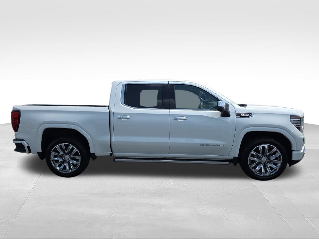 Used 2025 GMC Sierra 1500 Denali w/ Denali Reserve Package AWD/4WD image 4