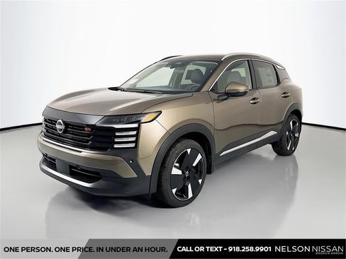 New 2025 Nissan Kicks SR image 1