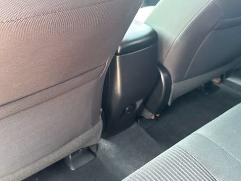 Used 2016 Toyota RAV4 LE AWD/4WD image 38