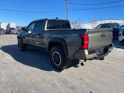 Used 2024 Toyota Tacoma TRD Off-Road image 3