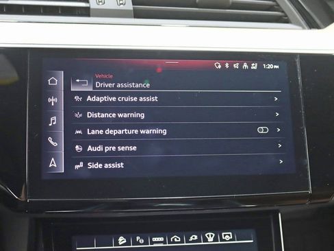 Used 2024 Audi Q8 e-tron Prestige image 23