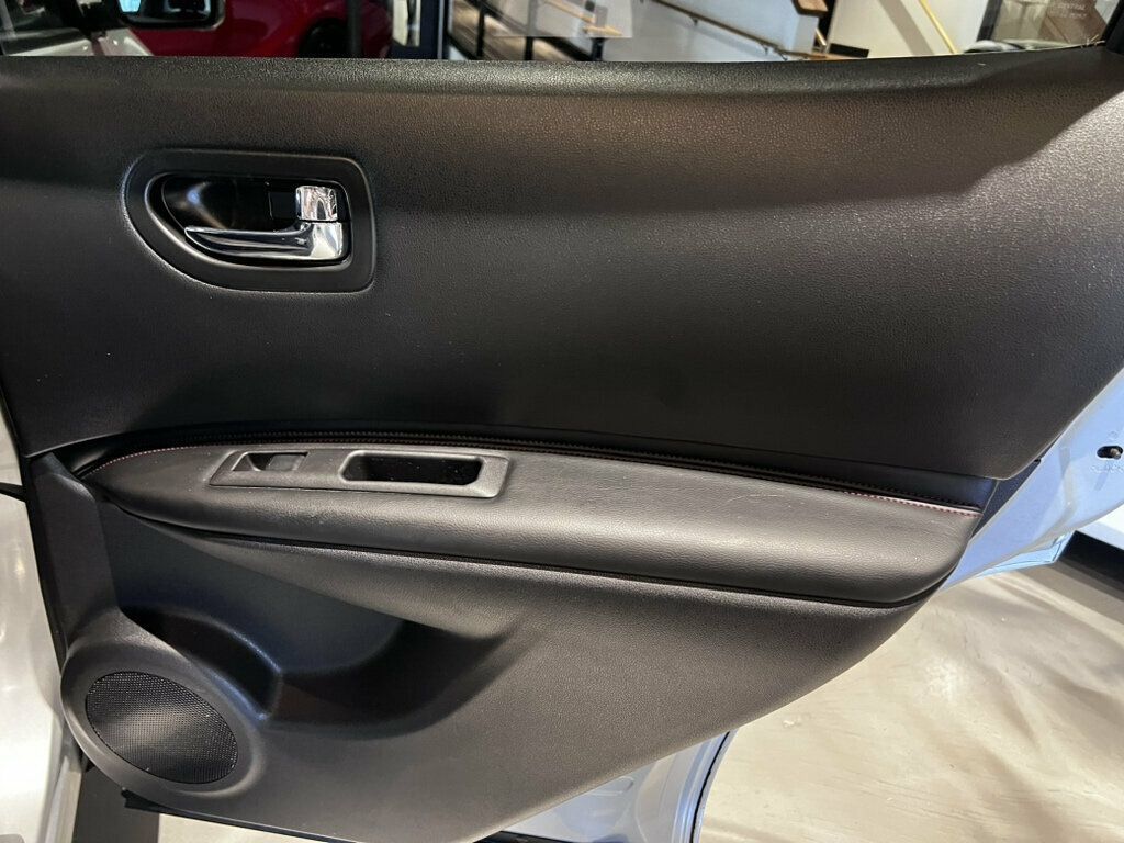Used 2013 Nissan Rogue SL AWD/4WD image 19