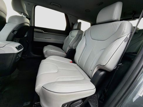 Used 2025 Hyundai Palisade SEL FWD image 23