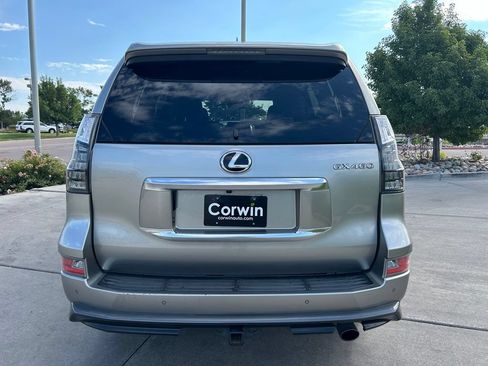 Used 2023 Lexus GX 460 Premium w/ Accessory Package AWD/4WD image 8